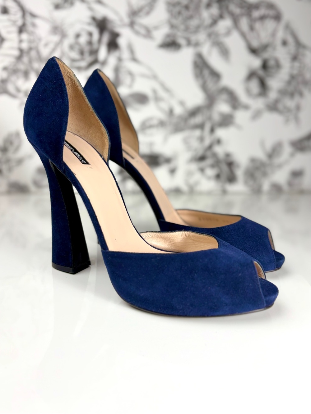 Giorgio Armani Blue Suede Peep Toe D’Orsey 4.5” Block Heel Shoe, Sz 39.5
